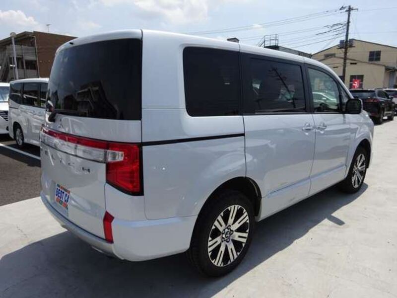 DELICA D5