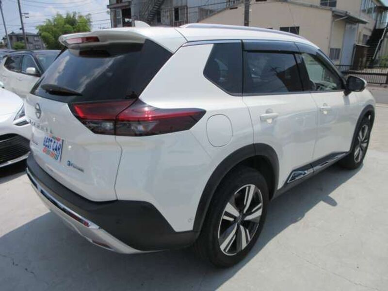 X-TRAIL