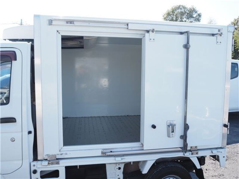 MINICAB TRUCK