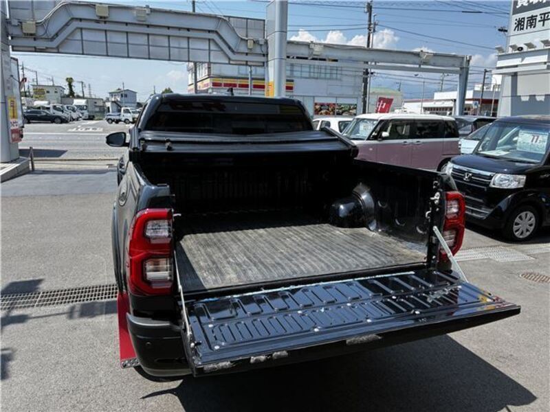 HILUX