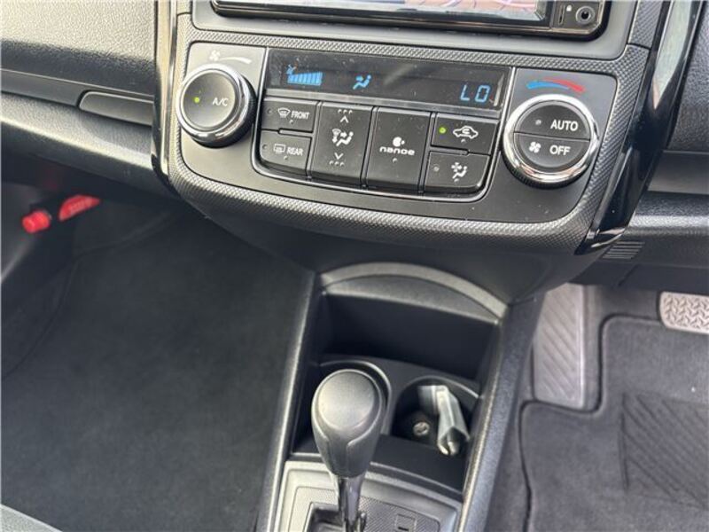 COROLLA AXIO