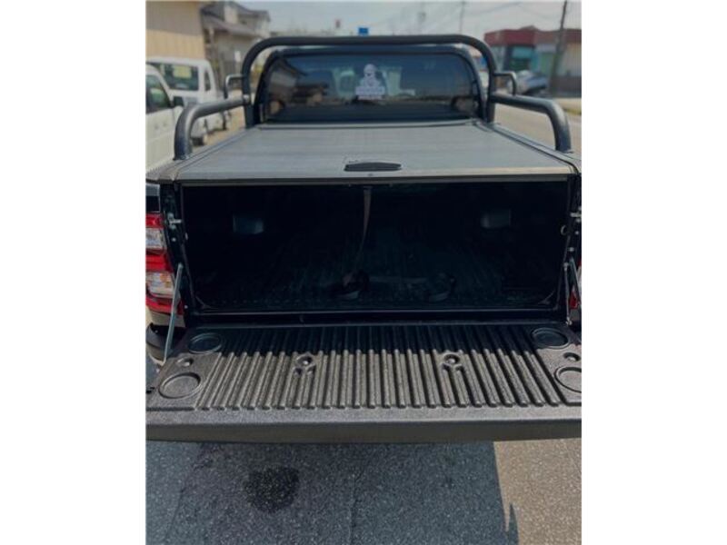 HILUX