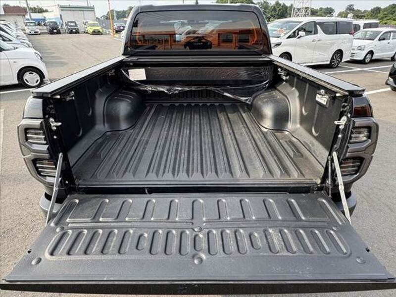 HILUX
