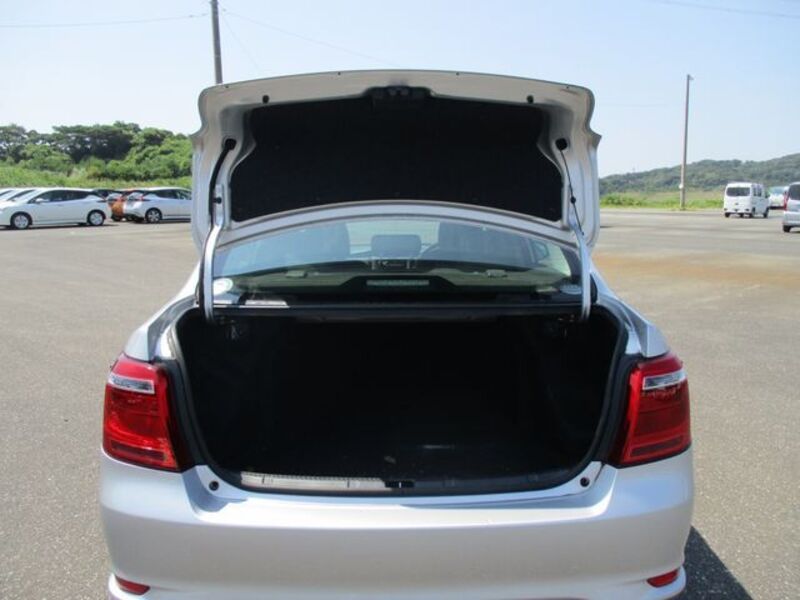 COROLLA AXIO