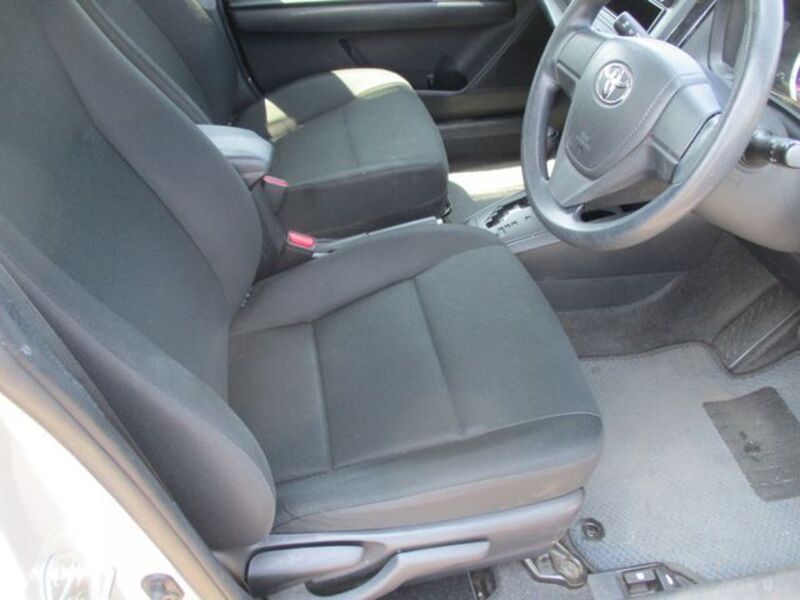 COROLLA AXIO