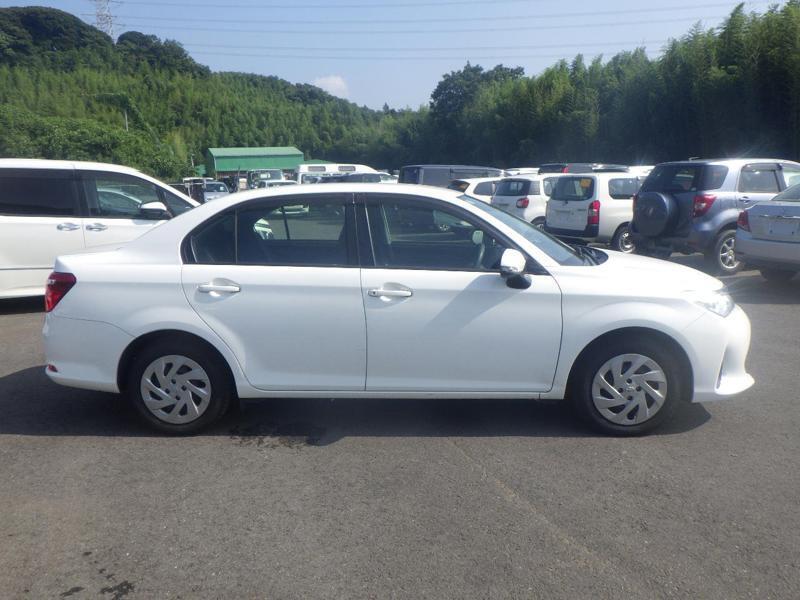 COROLLA AXIO