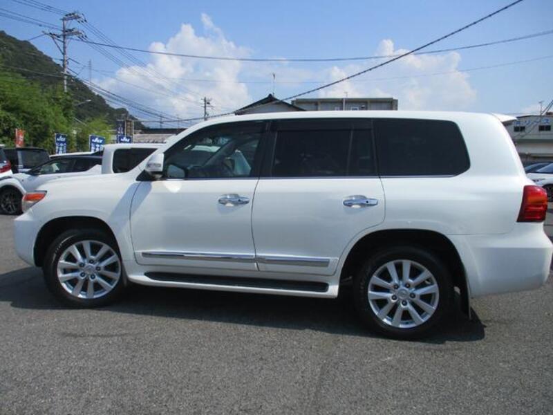 LAND CRUISER