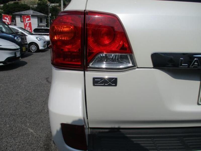 LAND CRUISER