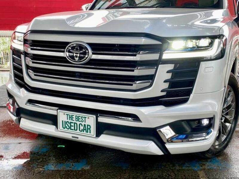 LAND CRUISER