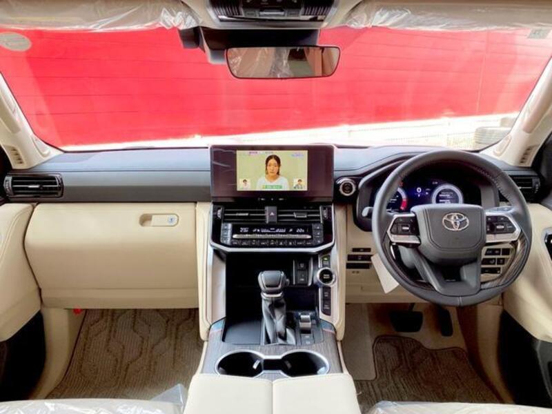 LAND CRUISER