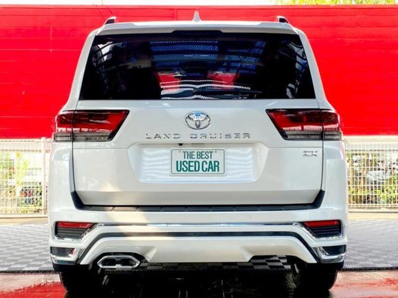 LAND CRUISER