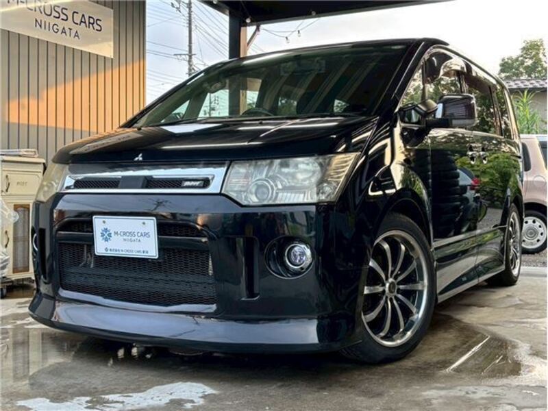 MITSUBISHI DELICA D5