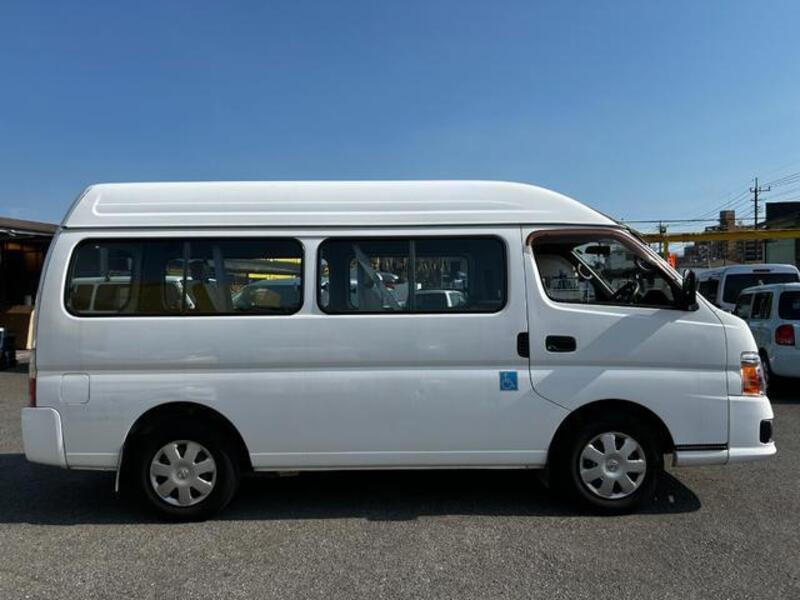 CARAVAN BUS