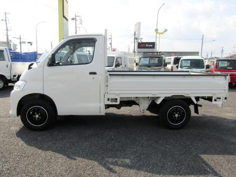 TOWNACE TRUCK