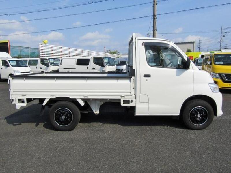 TOWNACE TRUCK