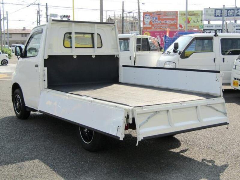 TOWNACE TRUCK