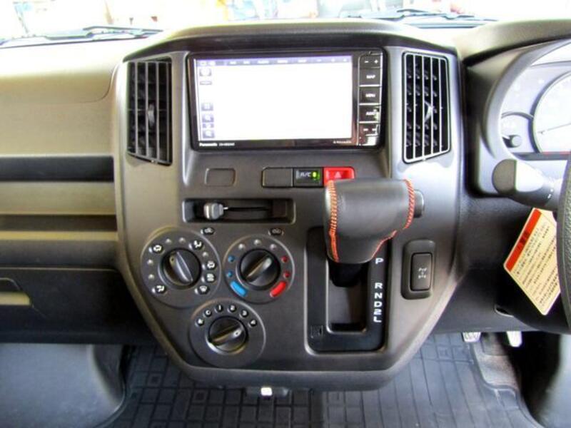TOWNACE TRUCK