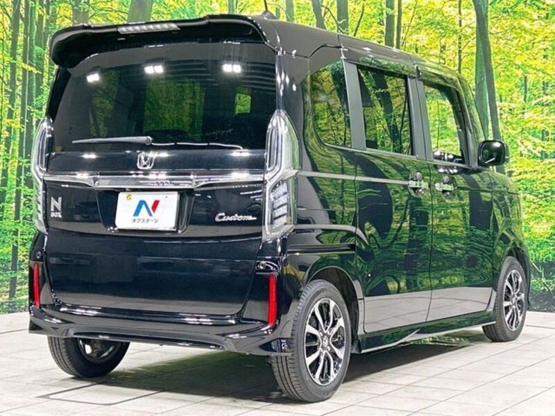 N BOX CUSTOM