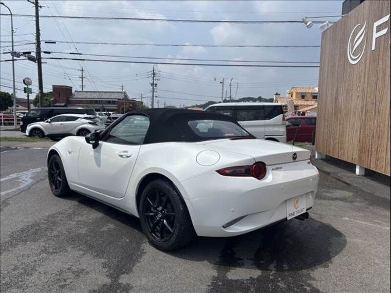 ROADSTER
