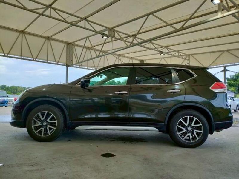 X-TRAIL