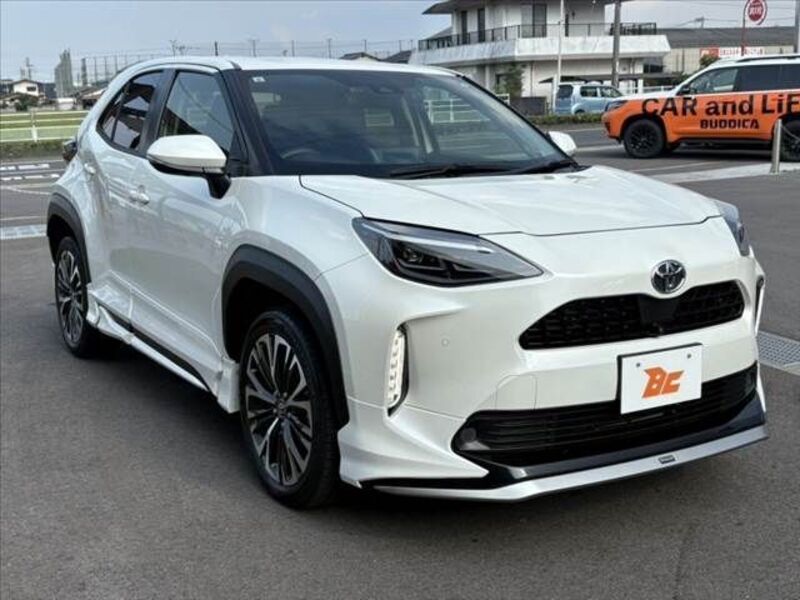 YARIS CROSS