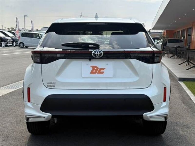 YARIS CROSS