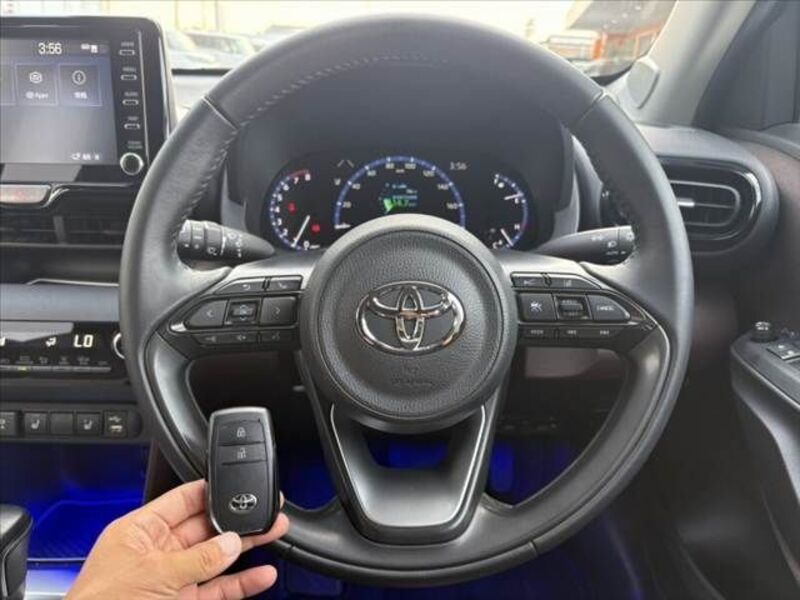 YARIS CROSS