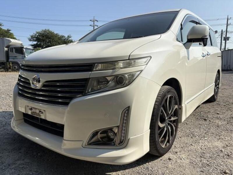 NISSAN ELGRAND