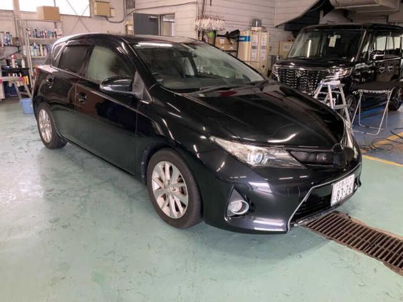 TOYOTA AURIS