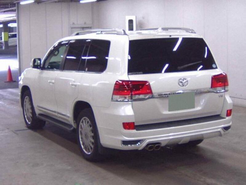 LAND CRUISER