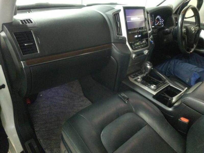 LAND CRUISER