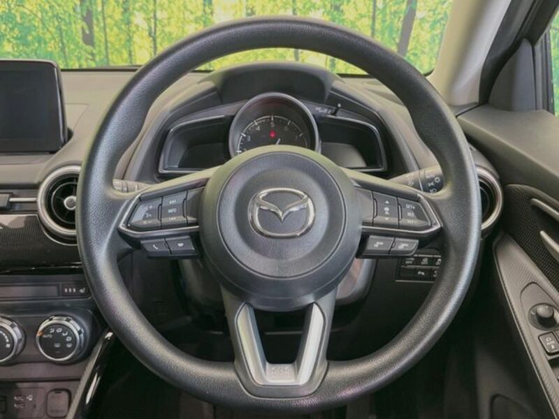 MAZDA2