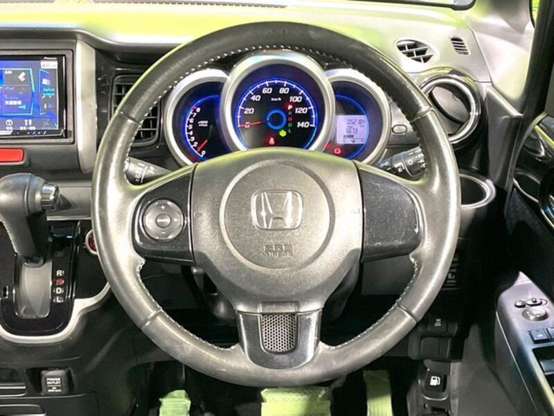 N BOX CUSTOM