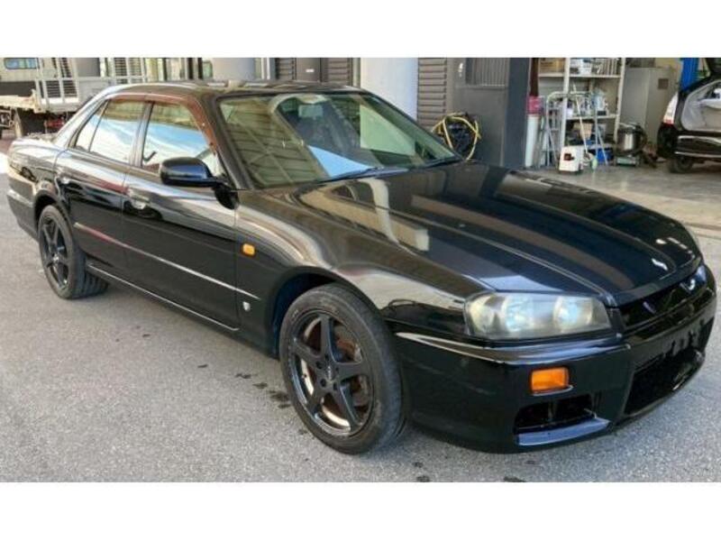 NISSAN SKYLINE