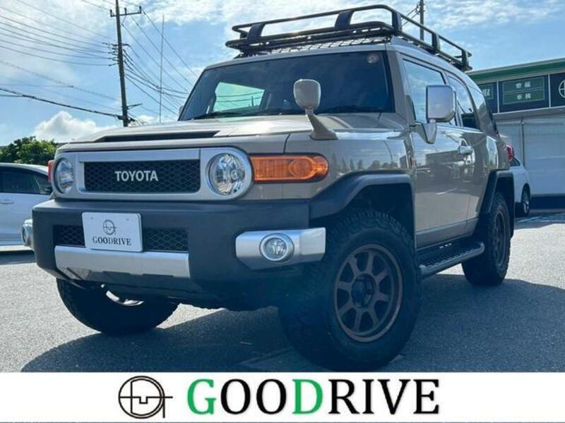 TOYOTA FJ CRUISER
