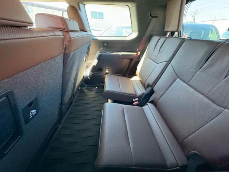 LAND CRUISER 250