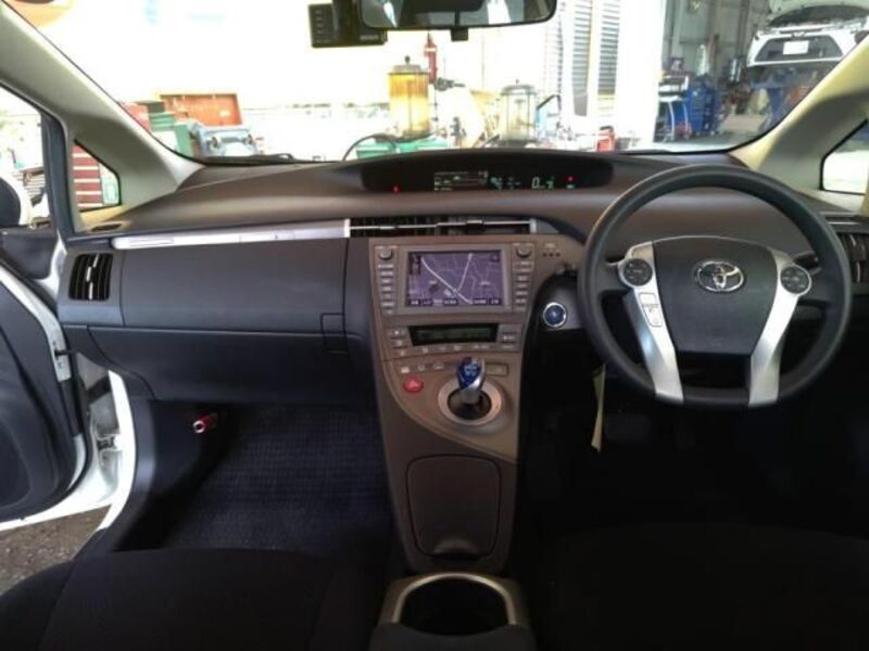 PRIUS PHV