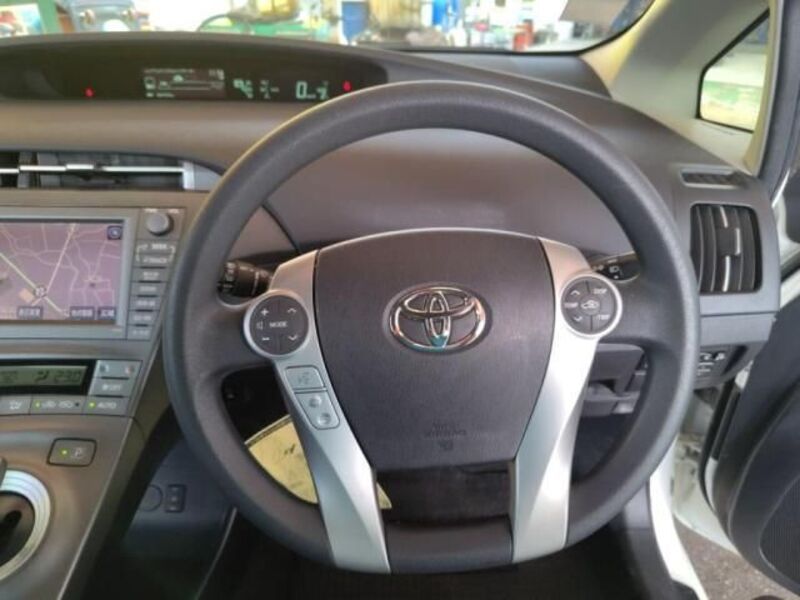 PRIUS PHV