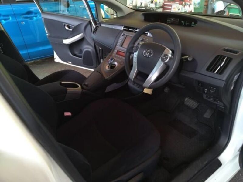PRIUS PHV