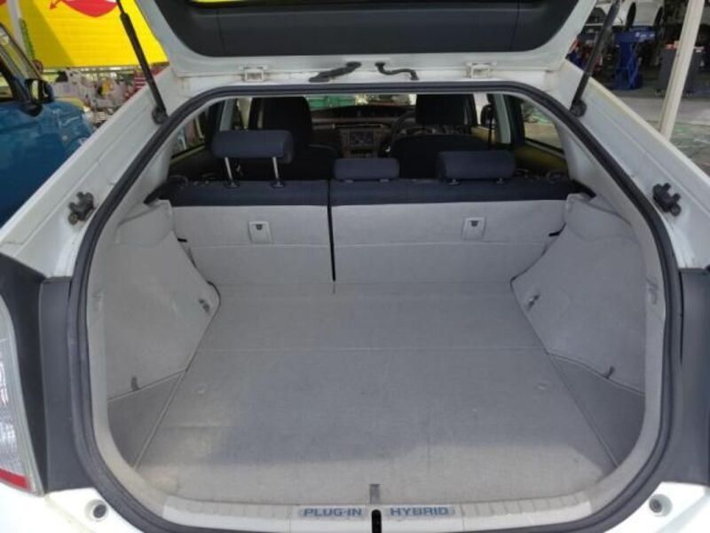 PRIUS PHV