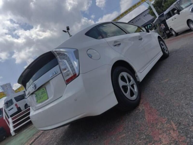 PRIUS PHV