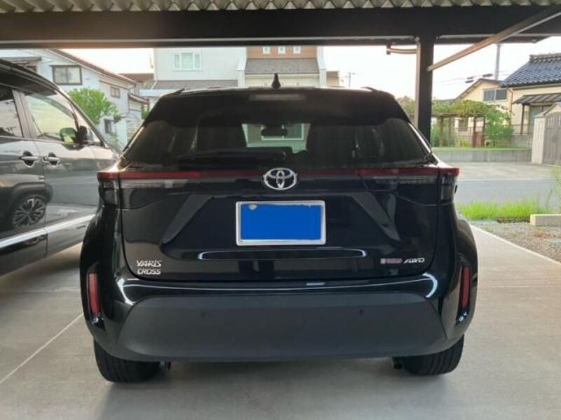 YARIS CROSS