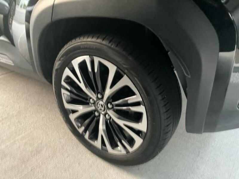 YARIS CROSS