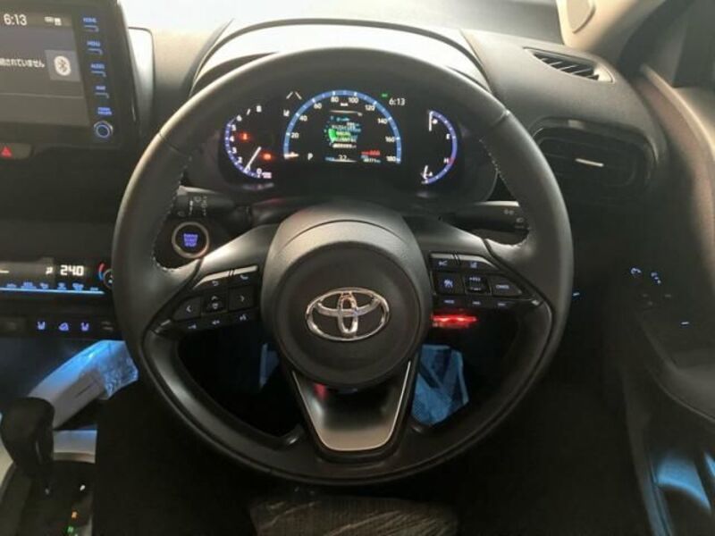YARIS CROSS