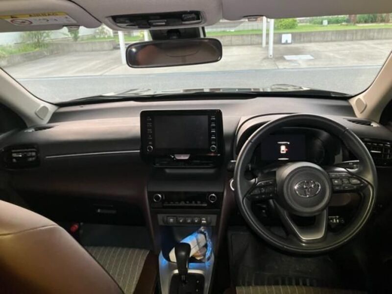 YARIS CROSS