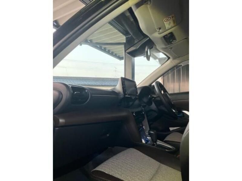 YARIS CROSS