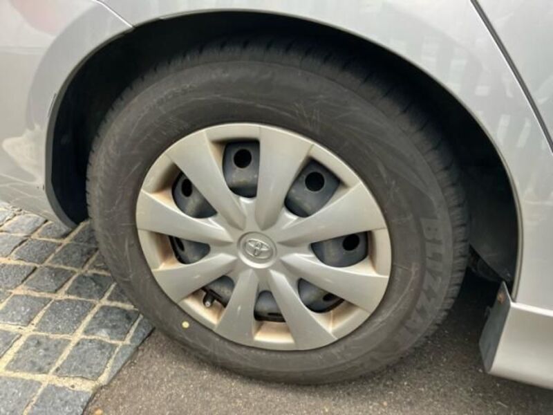 COROLLA AXIO
