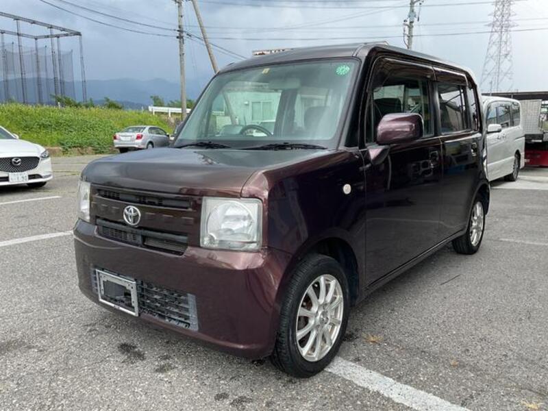 TOYOTA PIXIS SPACE