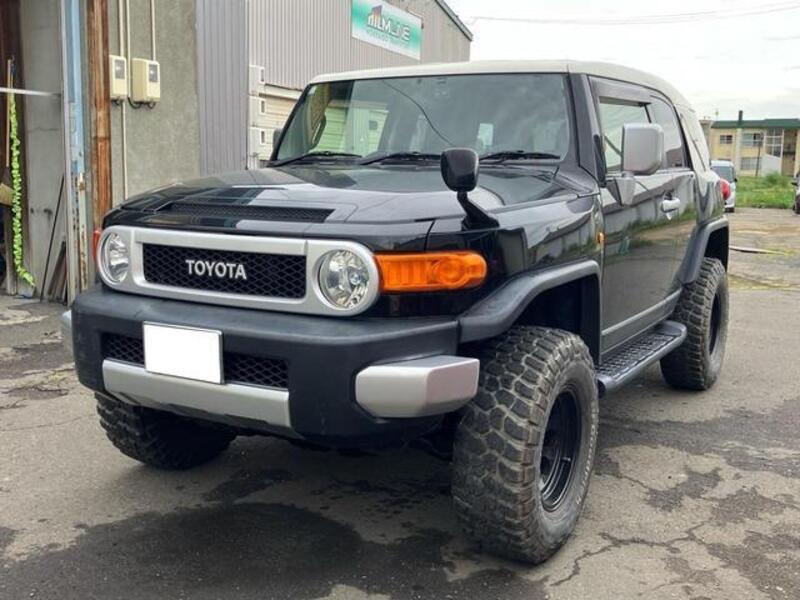 TOYOTA FJ CRUISER