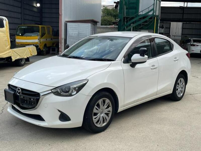 MAZDA2